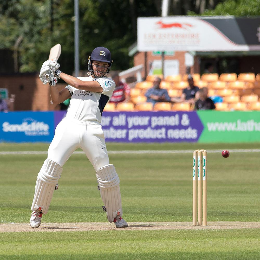 5 Simple Cricket Batting Tips For Beginners | Best Agencies